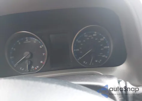 2018 Toyota Rav4 Xle from USA, damaged, VIN 2T3WFREV4JW495415